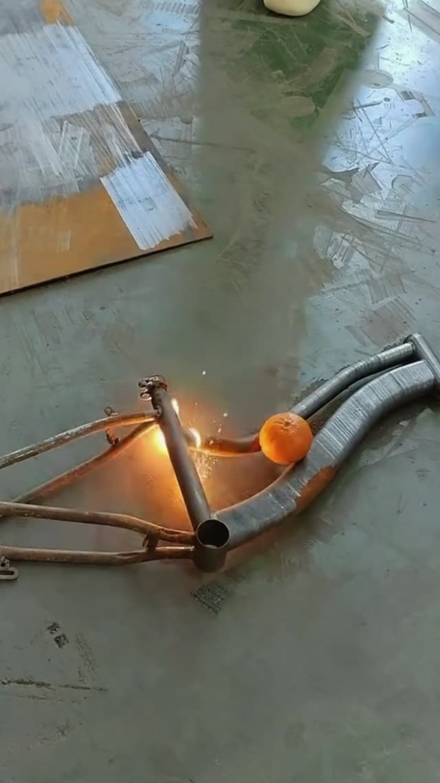 Curved metal tube